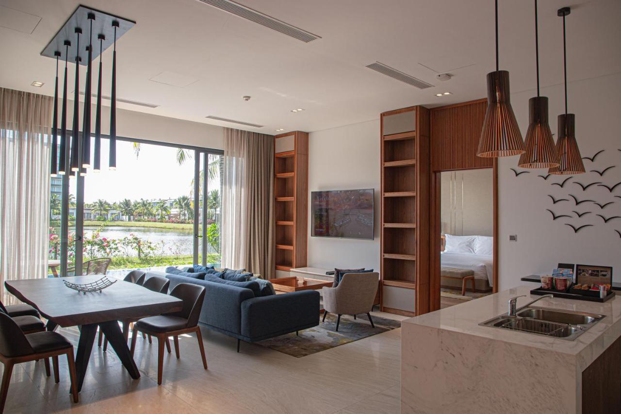 Moevenpick Villas & Residences Phu Quoc Exterior foto A living room in a villa at the resort